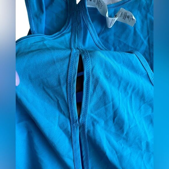 New lululemon running tank - Picture 2 of 4